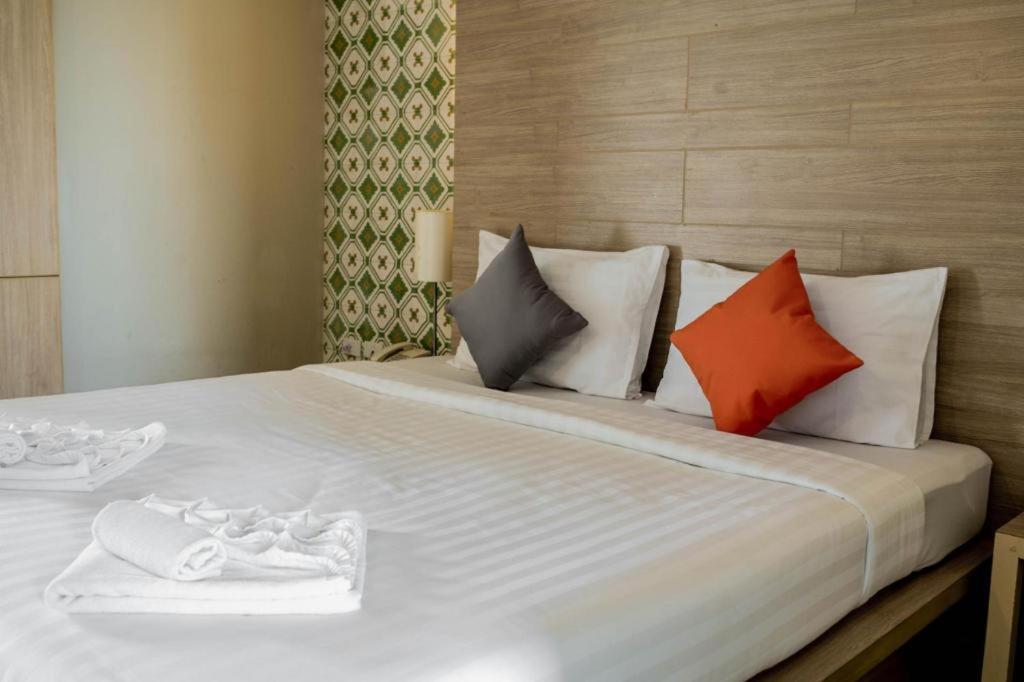 Chinotel Phuket Exterior photo
