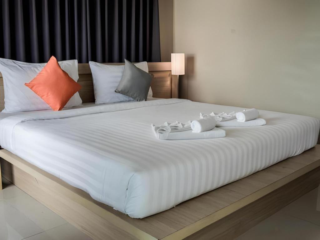 Chinotel Phuket Exterior photo