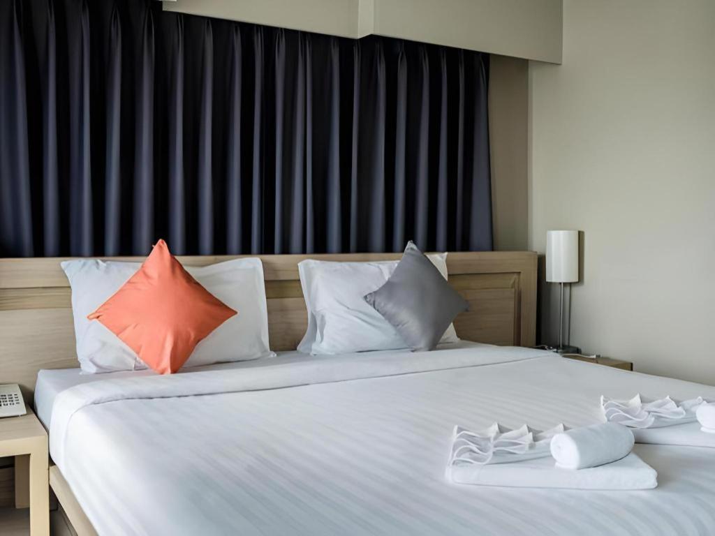 Chinotel Phuket Exterior photo
