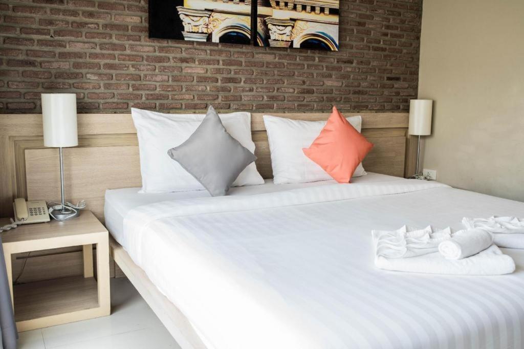 Chinotel Phuket Exterior photo